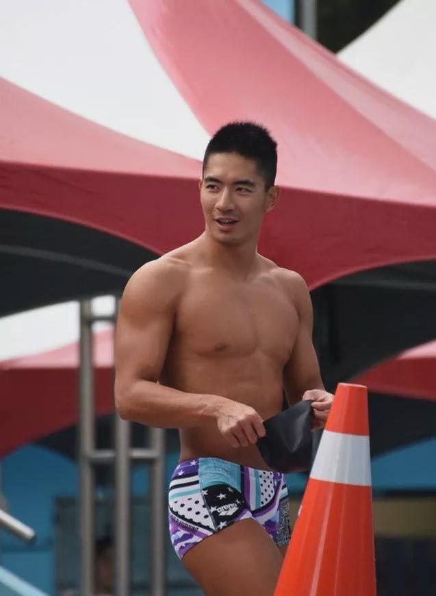 泳池偶遇的175cm的肌肉男,竟然是一名正宗的体育生