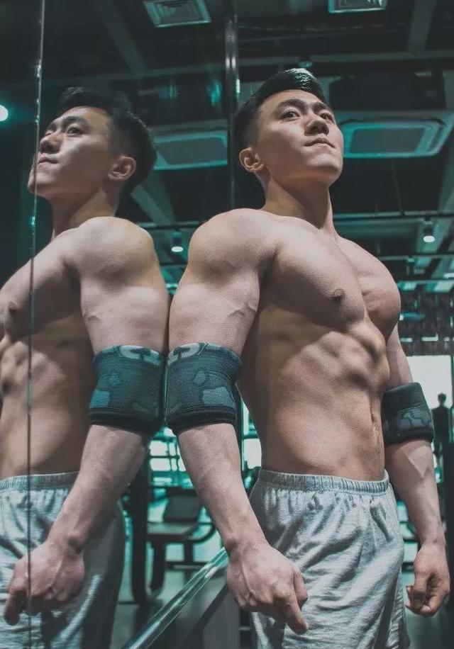 185CM东北电力大学肌肉男谢松锤，他的视频你看过吗？