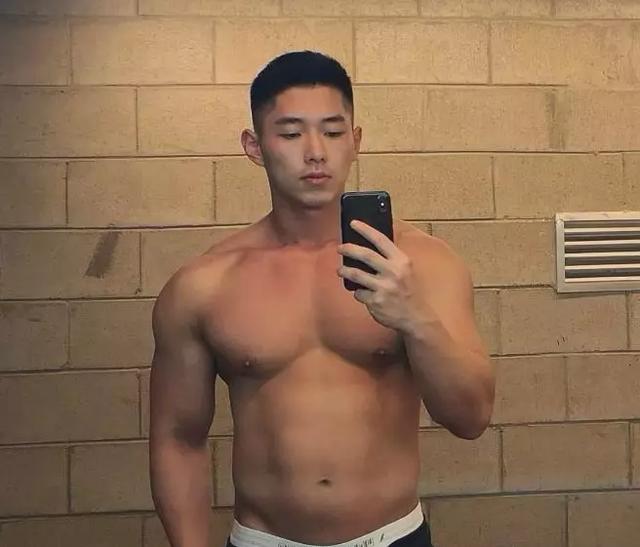 韩国网红男模硬照一览,好想把他扑倒!