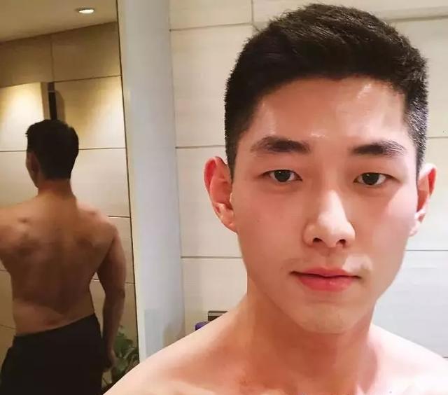 韩国网红男模硬照一览,好想把他扑倒!