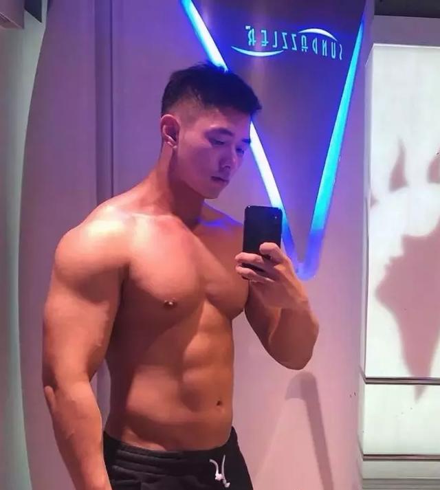 韩国网红男模硬照一览,好想把他扑倒!