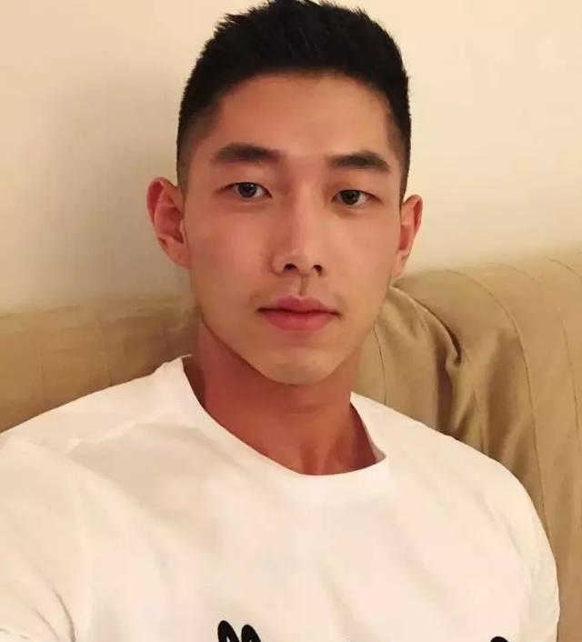 韩国网红男模硬照一览,好想把他扑倒!