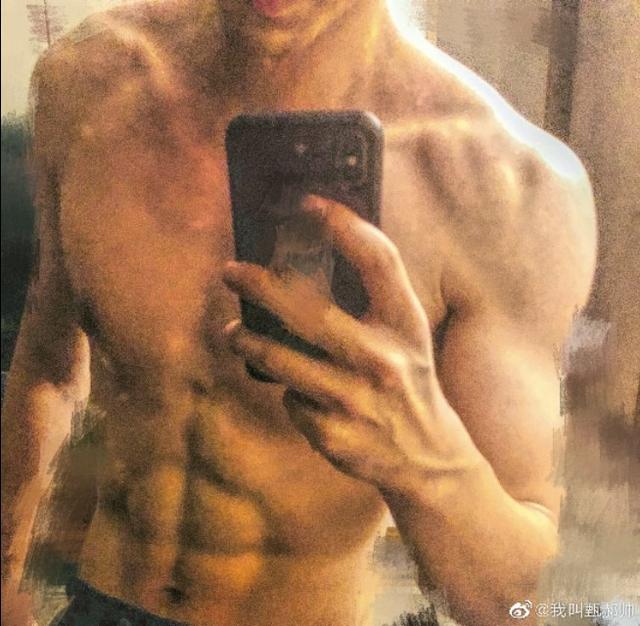 江苏卫视新闻主播,你吃他的颜吗?