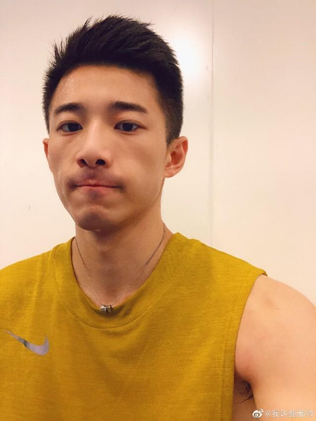 江苏卫视新闻主播,你吃他的颜吗?