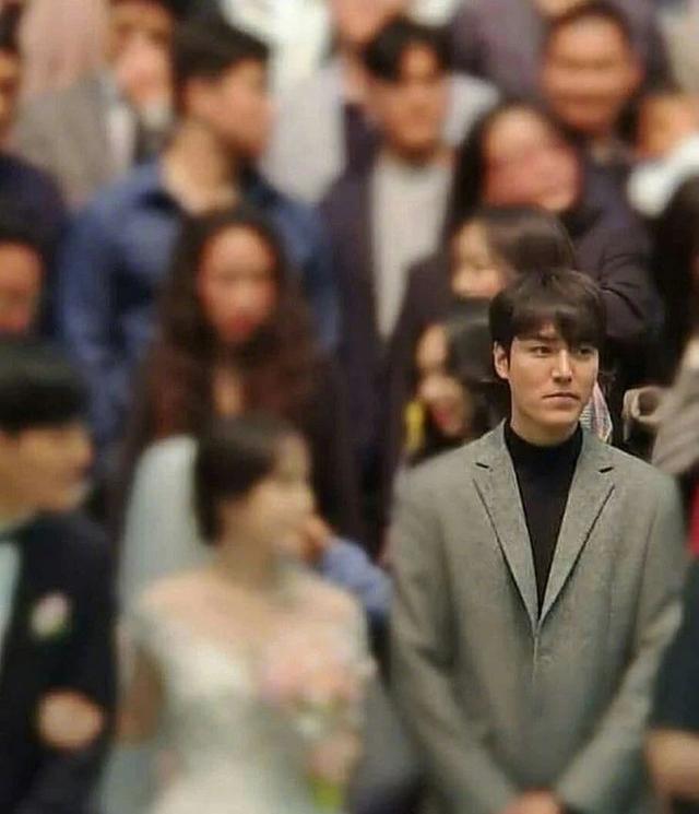 李敏镐强势回归,比起西装革履更爱私下的街头随性,颜值已回高峰