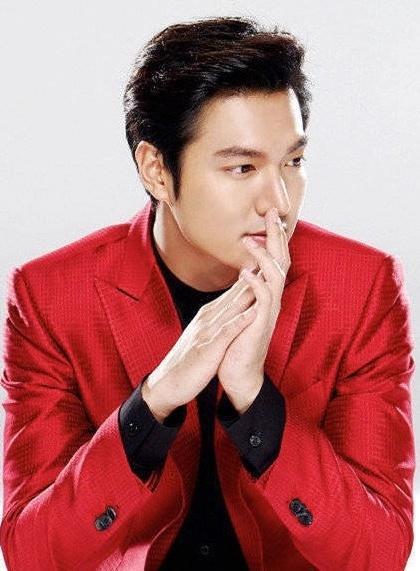 韩国明星李敏镐的西装穿搭大合集,花一样的男子,帅气十足