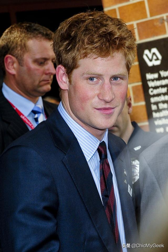 年轻的威廉和哈里王子帅炸!撞脸罗伯特·帕丁森和贾斯汀·比伯