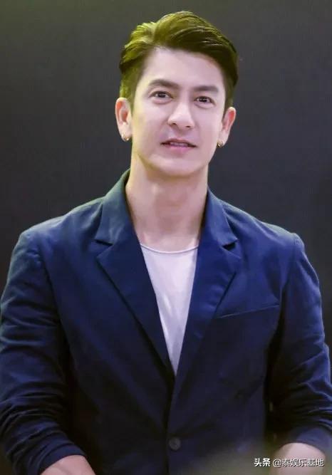 岁月不曾减少他们的帅气,盘点十位泰国大叔级男明星