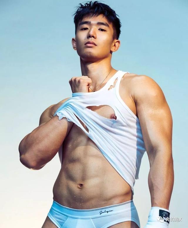 格斗小哥新写真来一波,他的视频教学也值得收藏