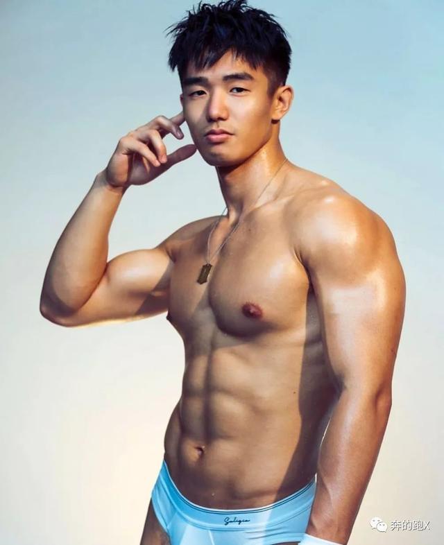 格斗小哥新写真来一波,他的视频教学也值得收藏