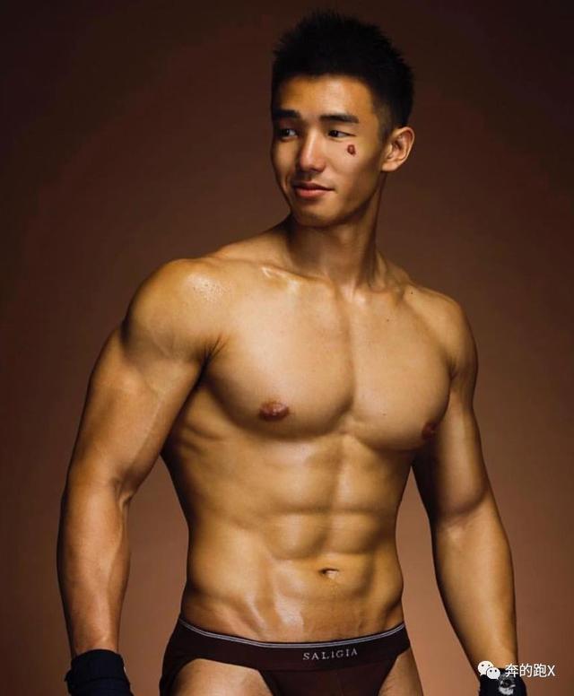 格斗小哥新写真来一波,他的视频教学也值得收藏