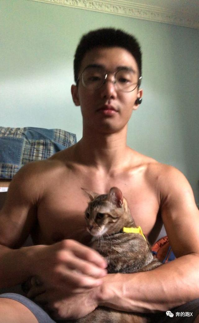 格斗小哥新写真来一波,他的视频教学也值得收藏