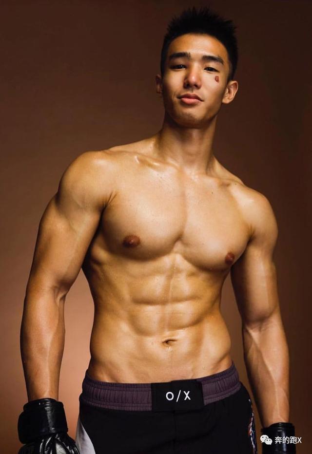 格斗小哥新写真来一波,他的视频教学也值得收藏