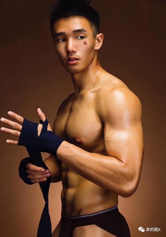 格斗小哥新写真来一波,他的视频教学也值得收藏