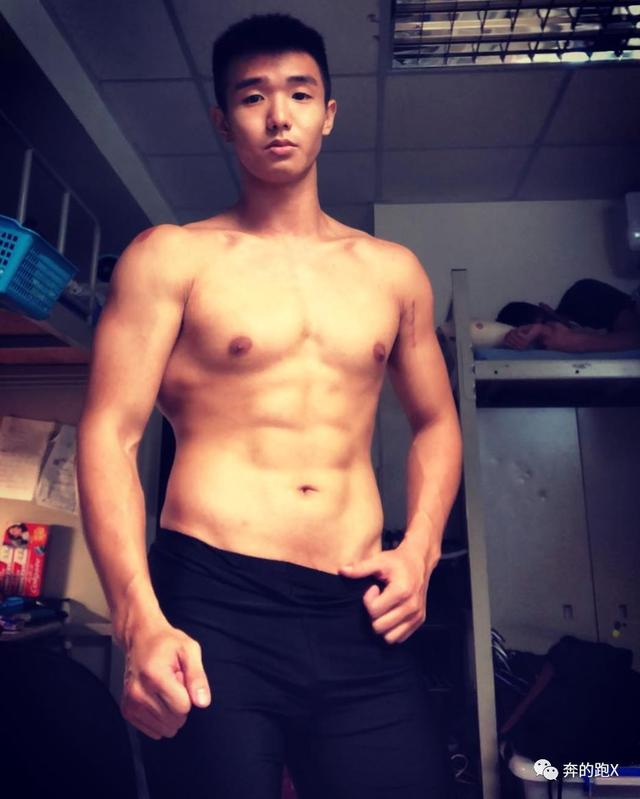 格斗小哥新写真来一波,他的视频教学也值得收藏