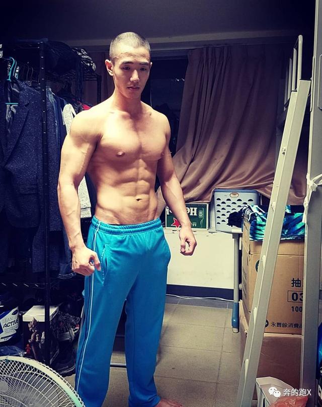 格斗小哥新写真来一波,他的视频教学也值得收藏