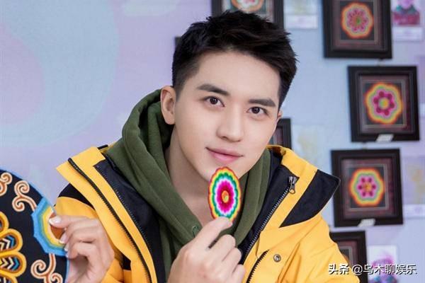 许魏洲要演古装剧了吗?黑衣劲装意气风发,高颜值俘获粉丝