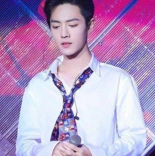 男星穿衬衫,谁最帅?你说了算