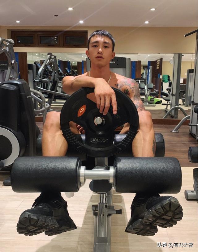 型男大赏II 带你潜入海底的肌肉帅人鱼愿意了解一下吗?