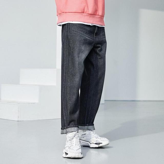 男生想要轻松出街,一款百搭的裤子很重要