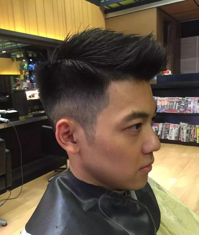 男生冬天洗头太冷,那就剪个容易打理的发型