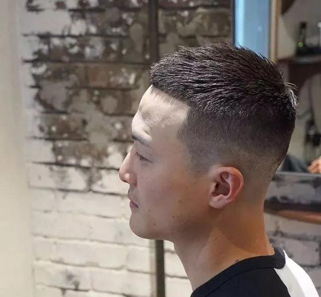 男生冬天洗头太冷,那就剪个容易打理的发型