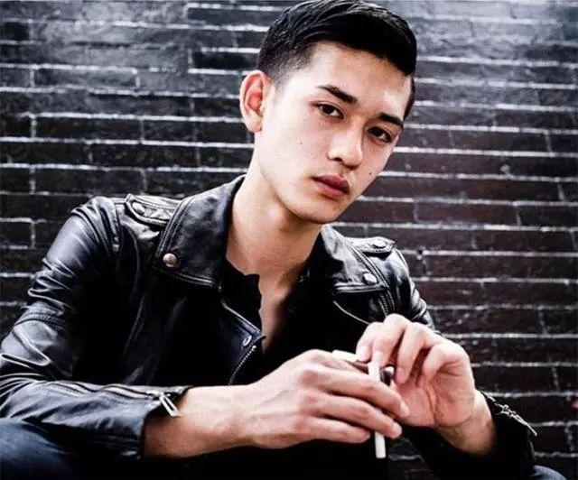 男生冬天洗头太冷,那就剪个容易打理的发型