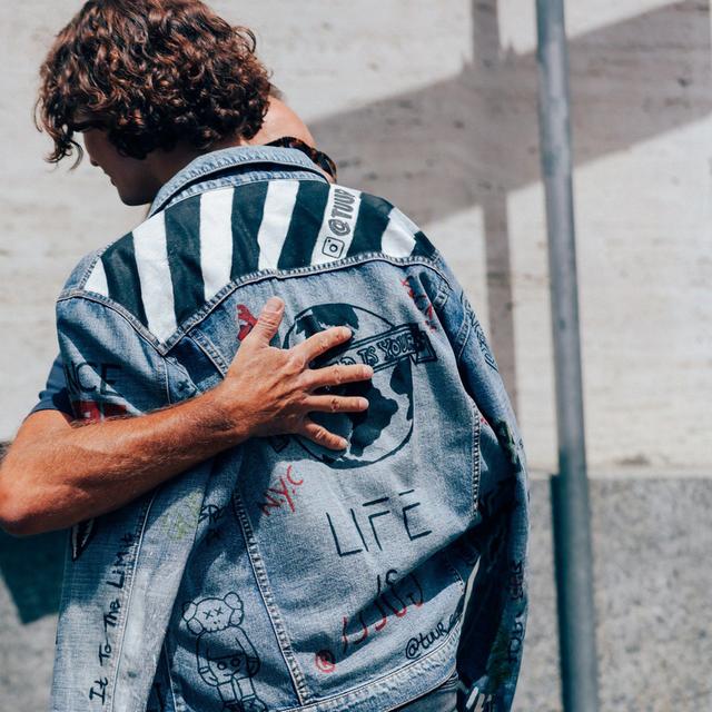 另类时尚外套,像素超人轻松玩转小众搭配