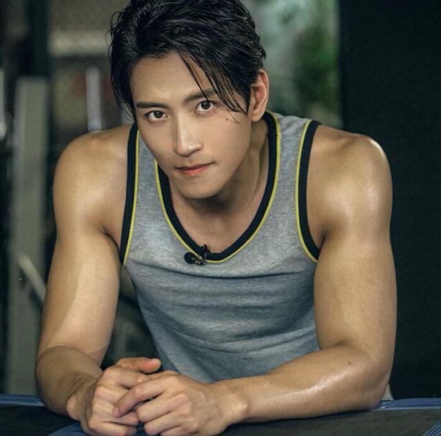 他演过《择天记》里的秋山君,有颜有身材的张峻宁为何一直不火?