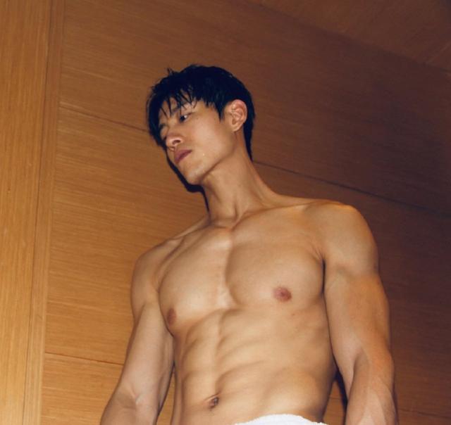 他演过《择天记》里的秋山君,有颜有身材的张峻宁为何一直不火?