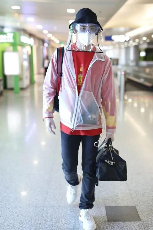 吴磊帅气复工造型,装备齐全,连防护面罩都用上了