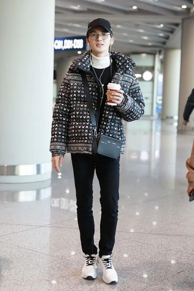 朱正廷时髦造型,搭配风格很独特,轻松穿出潮流范