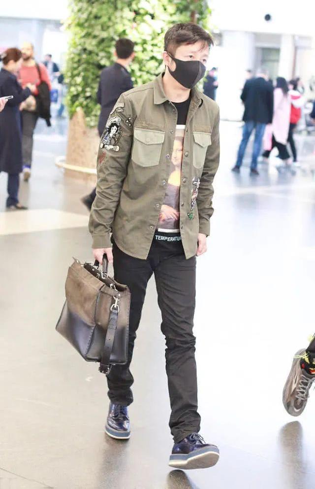 162cm邹市明也很会穿,安踏运动裤+荧光绿外套,打造潮流范