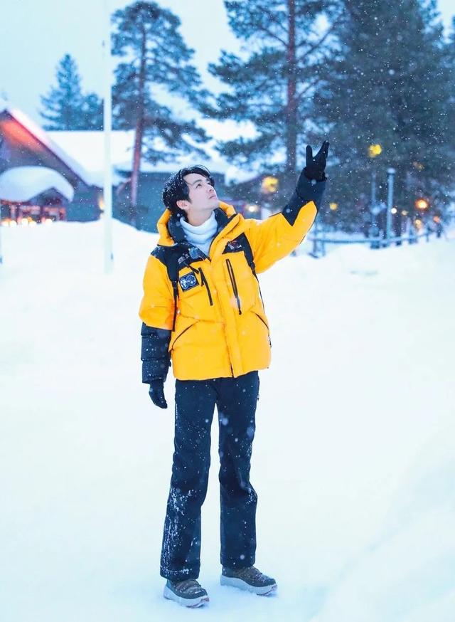 钟汉良帅气造型,这哪像45岁?造型青春时髦