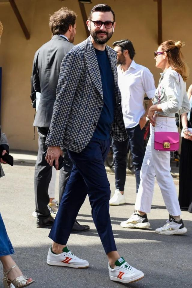 男人想穿西装又怕显得太老土?试试这样穿,造型绅士又显品位