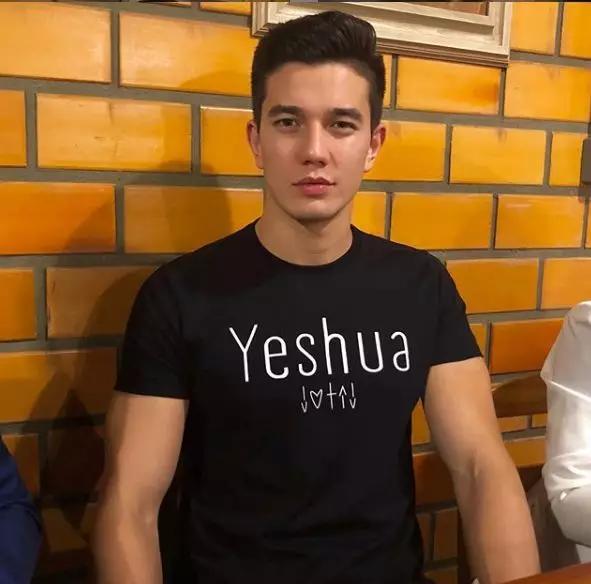 巴西肌肉小哥走红网络,完美身材让网友大呼:酸了!