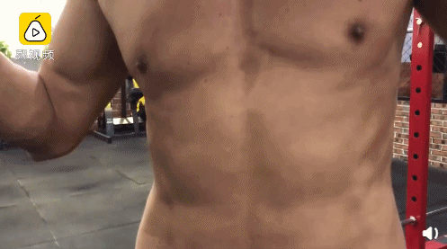 70岁老爷子练出健硕身材,在他面前,年龄真的只是数字