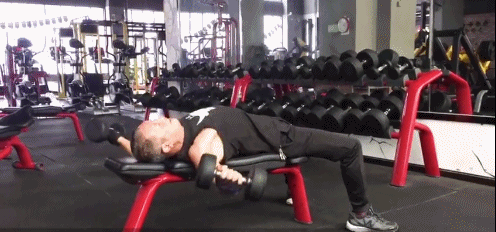 70岁老爷子练出健硕身材,在他面前,年龄真的只是数字