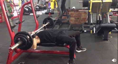 70岁老爷子练出健硕身材,在他面前,年龄真的只是数字