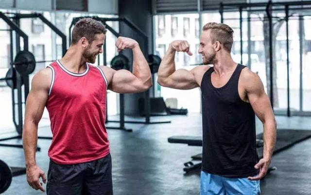 70岁老爷子练出健硕身材,在他面前,年龄真的只是数字