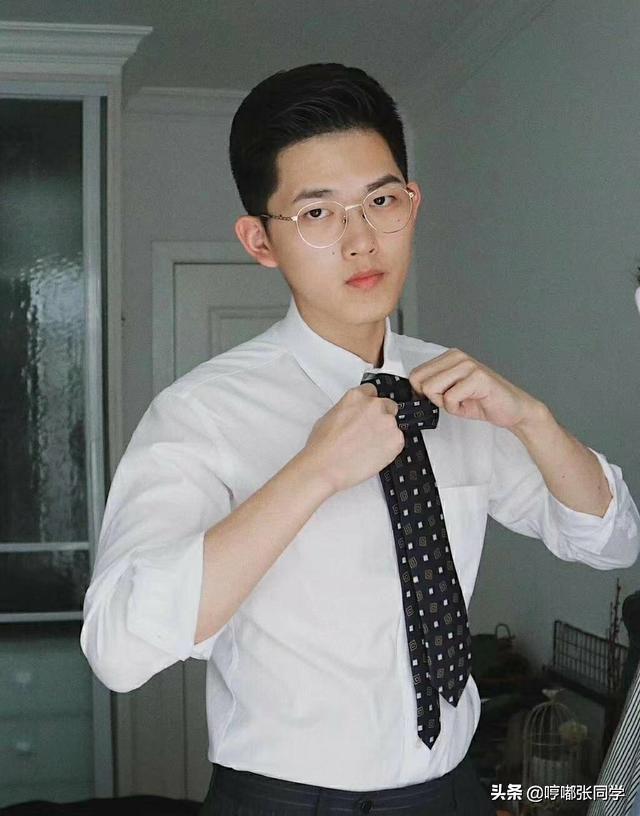 时尚帅气的小哥哥，穿衣风格对男生很重要，会穿衣，才真的有气质