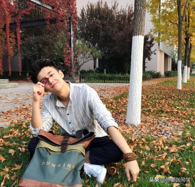 中央戏曲学院大二男生,青春年少的小哥哥,总能给人留下深刻印象