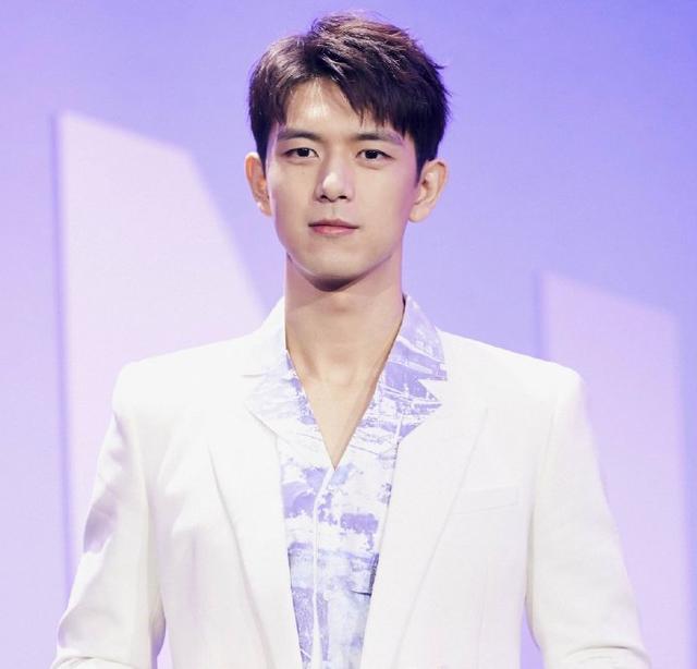 男生“清爽帅气”发型,这几款很好看,适合大部分人