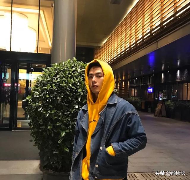 运动型肌肉帅哥,你可以吗?