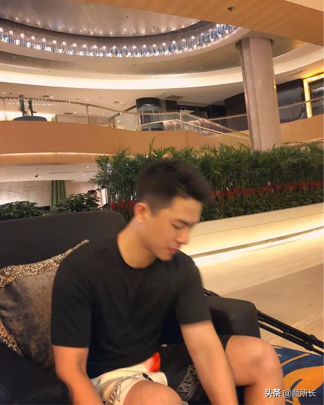 运动型肌肉帅哥,你可以吗?