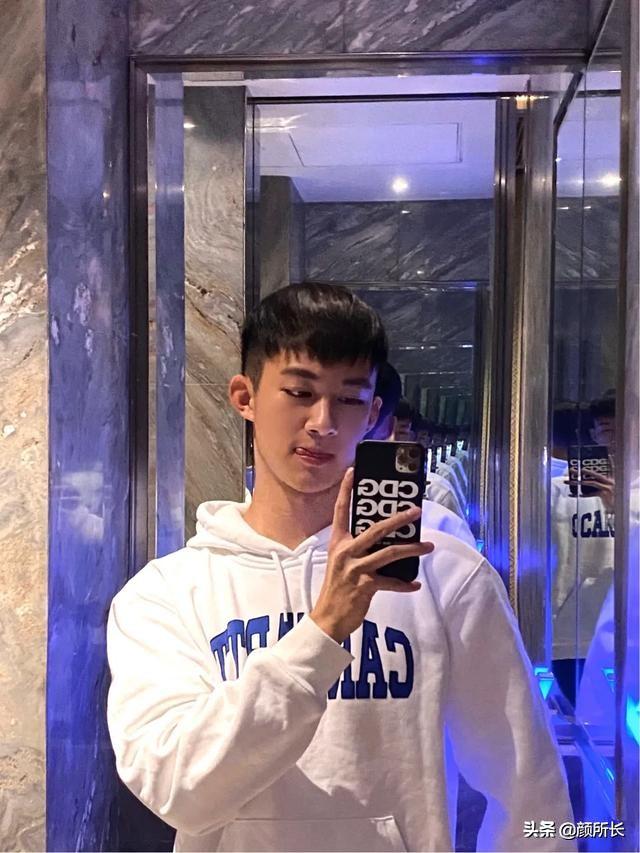 前凸后翘的帅一在线卖萌,这次是真的老公来了!