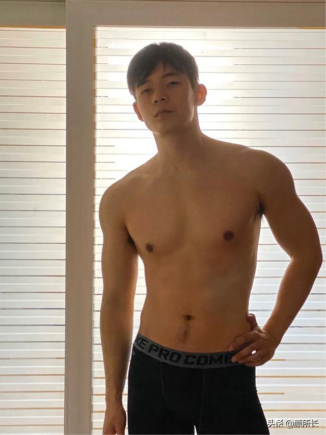 嘿,来签收你的正装男友!