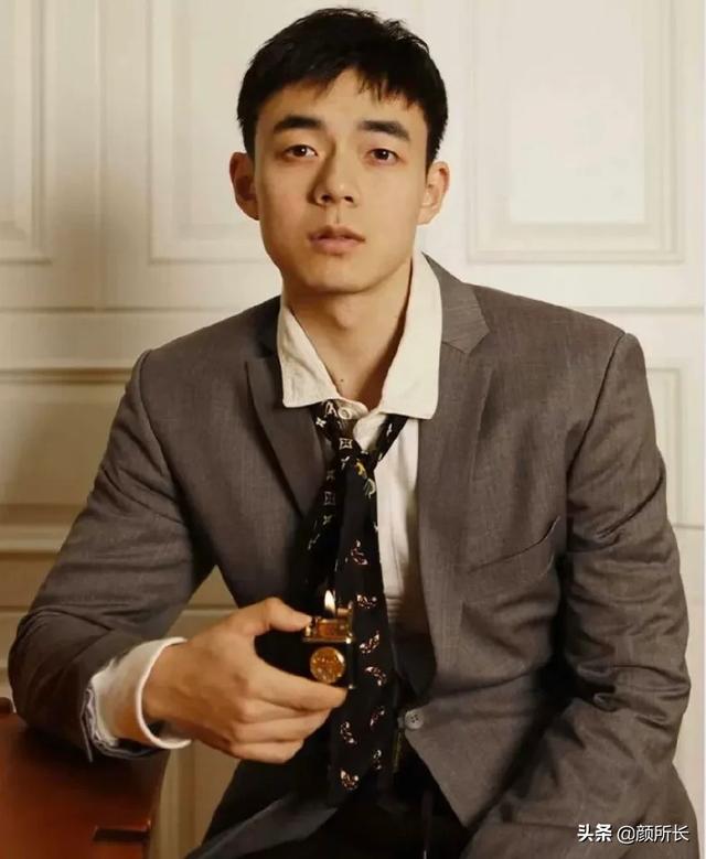 嘿,来签收你的正装男友!