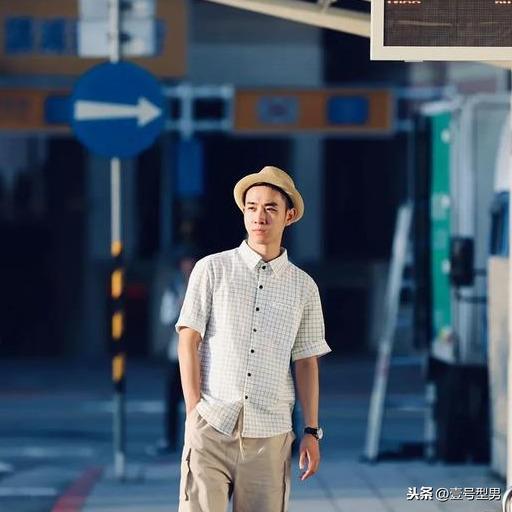 办公室里的正装帅同事,西装太帅了