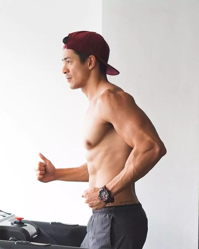 混血熟男被嘲年纪太大，克制欲望6年的他终于翻身了